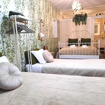Smiling Places - Guest House In ラブルジェ エクステリア 写真