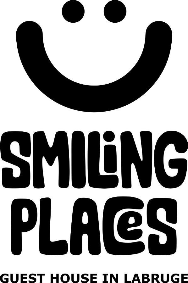 Smiling Places - Guest House In ラブルジェ エクステリア 写真