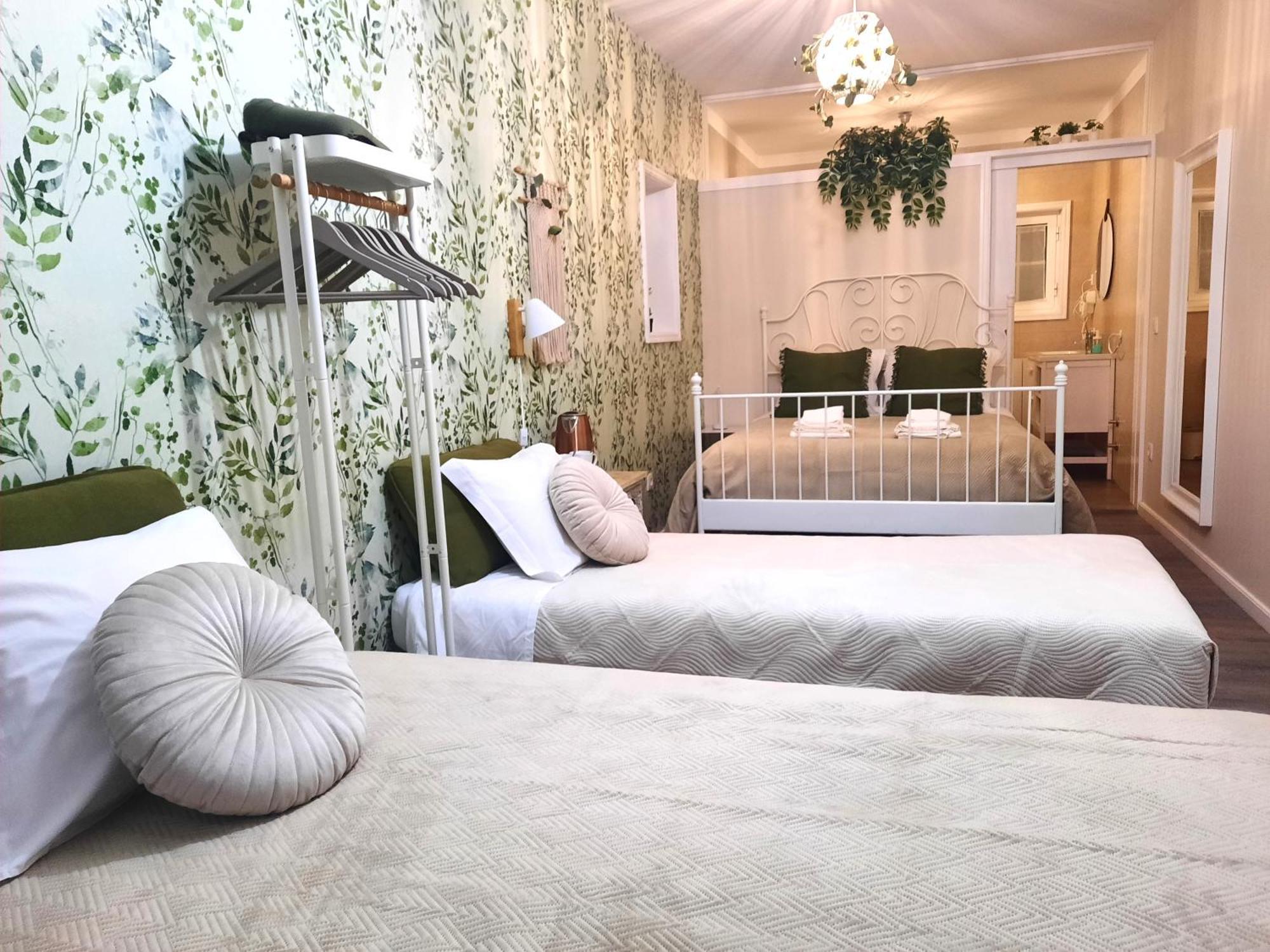 Smiling Places - Guest House In ラブルジェ エクステリア 写真