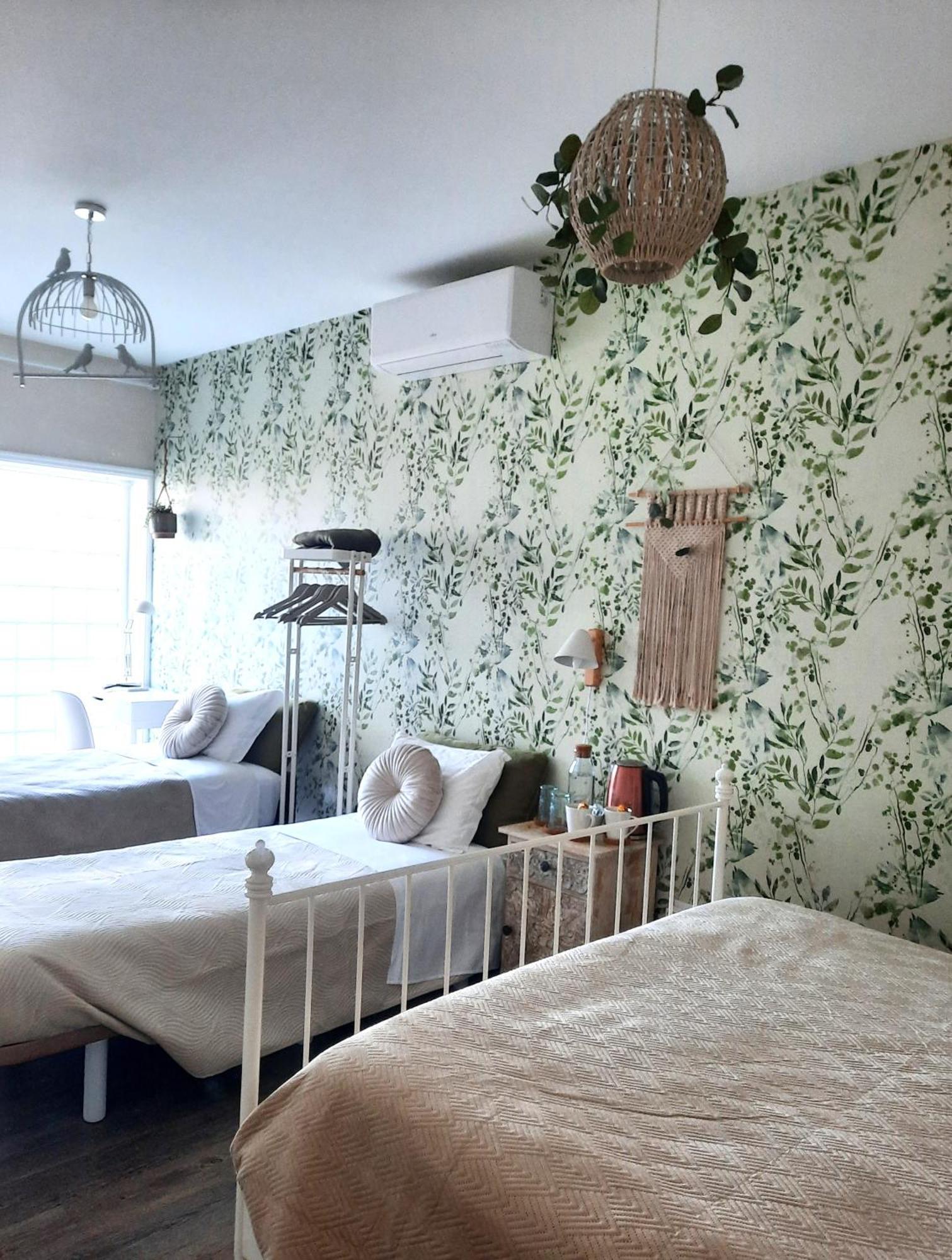 Smiling Places - Guest House In ラブルジェ エクステリア 写真