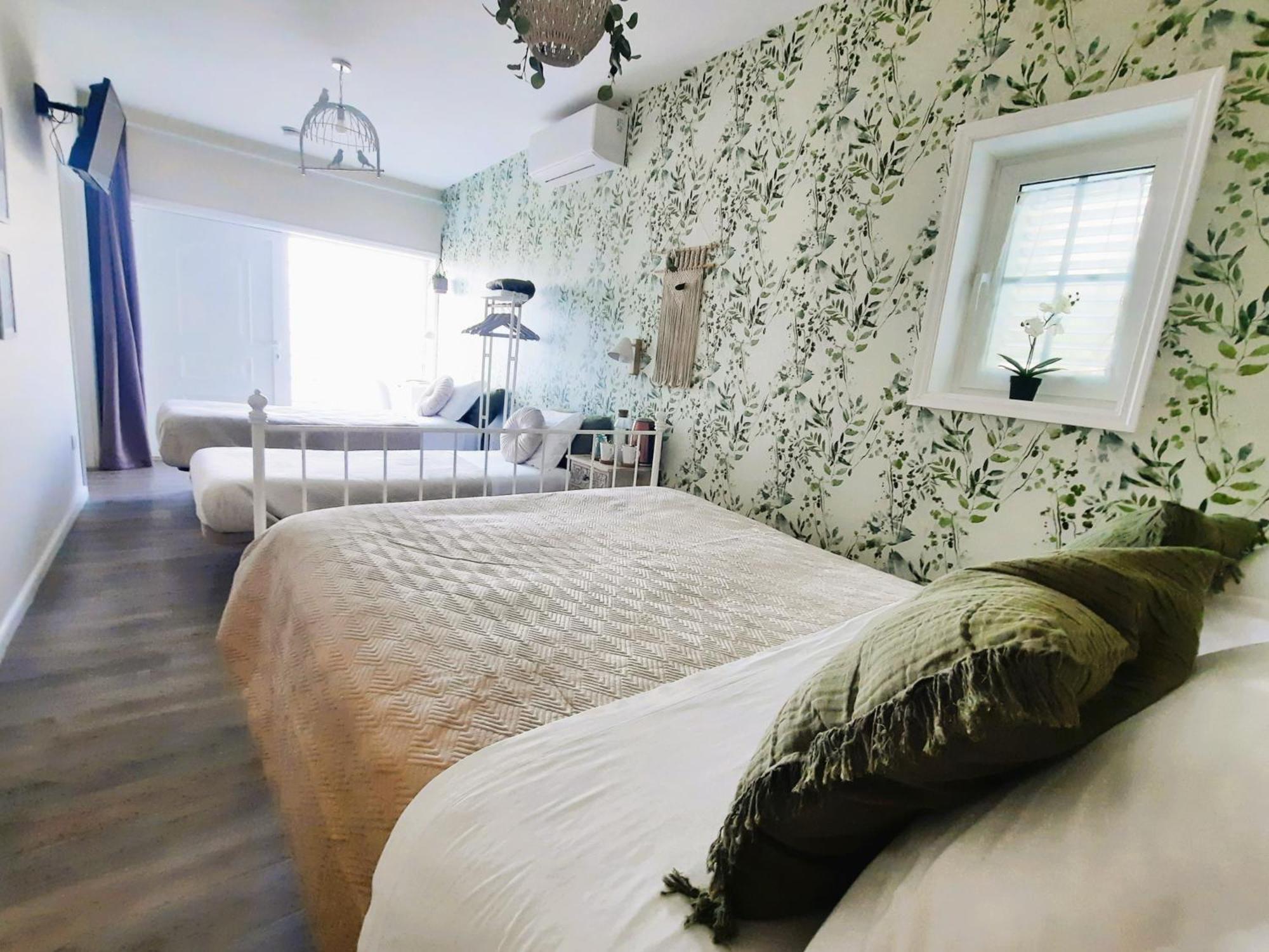 Smiling Places - Guest House In ラブルジェ エクステリア 写真