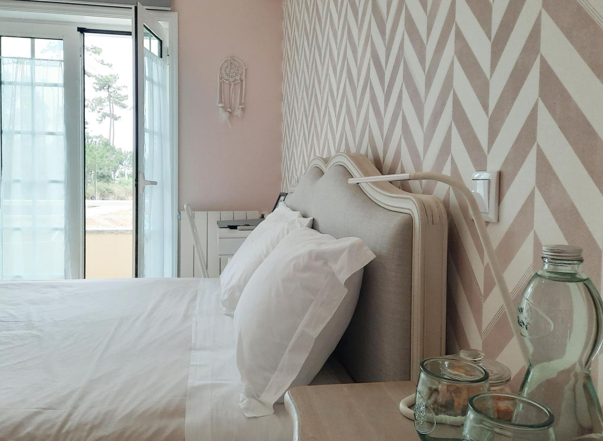Smiling Places - Guest House In ラブルジェ エクステリア 写真